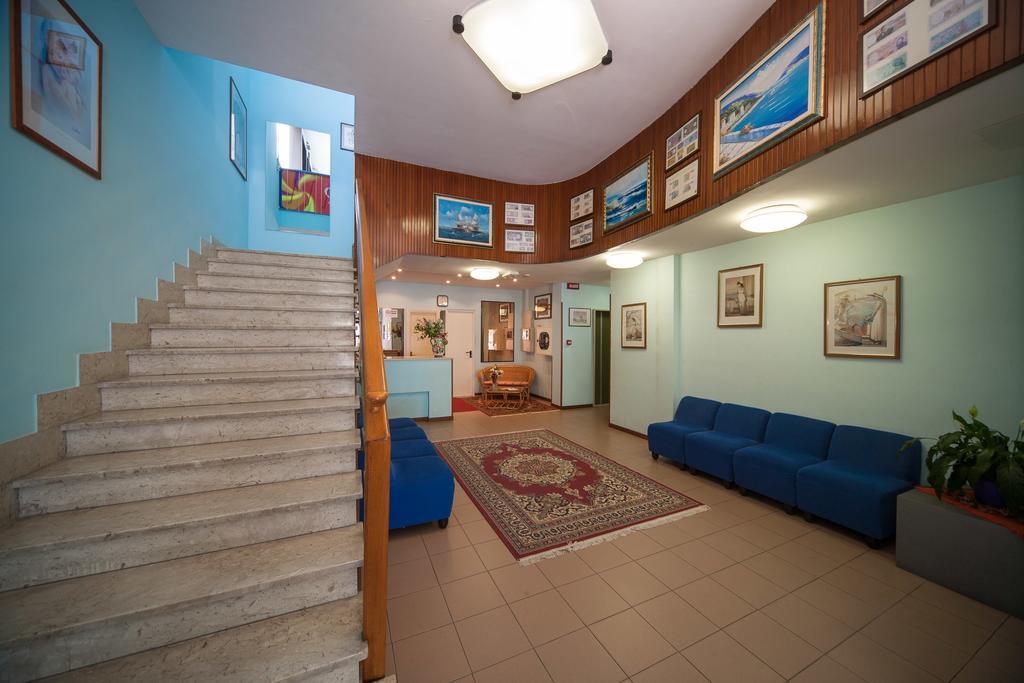 Hotel Madison Riccione Buitenkant foto