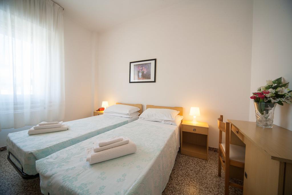 Hotel Madison Riccione Buitenkant foto