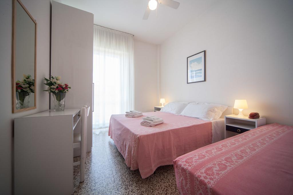 Hotel Madison Riccione Kamer foto
