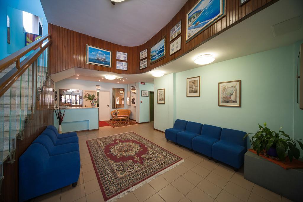 Hotel Madison Riccione Buitenkant foto